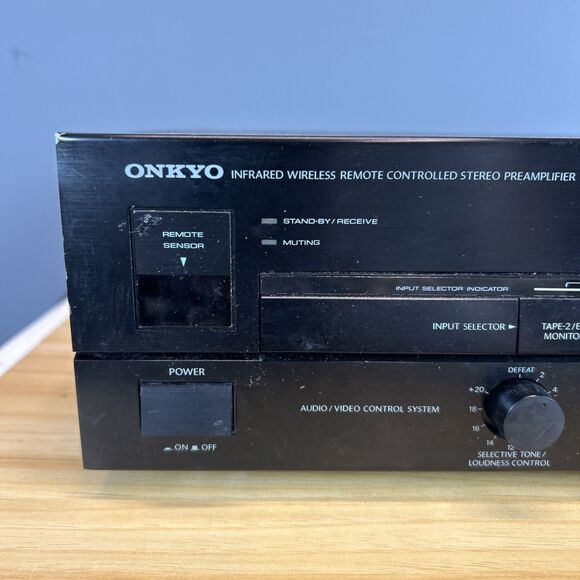 Onkyo P-3200 Infrared Wireless Remote Controlled Stereo Preamplifier - Picture 2 of 9
